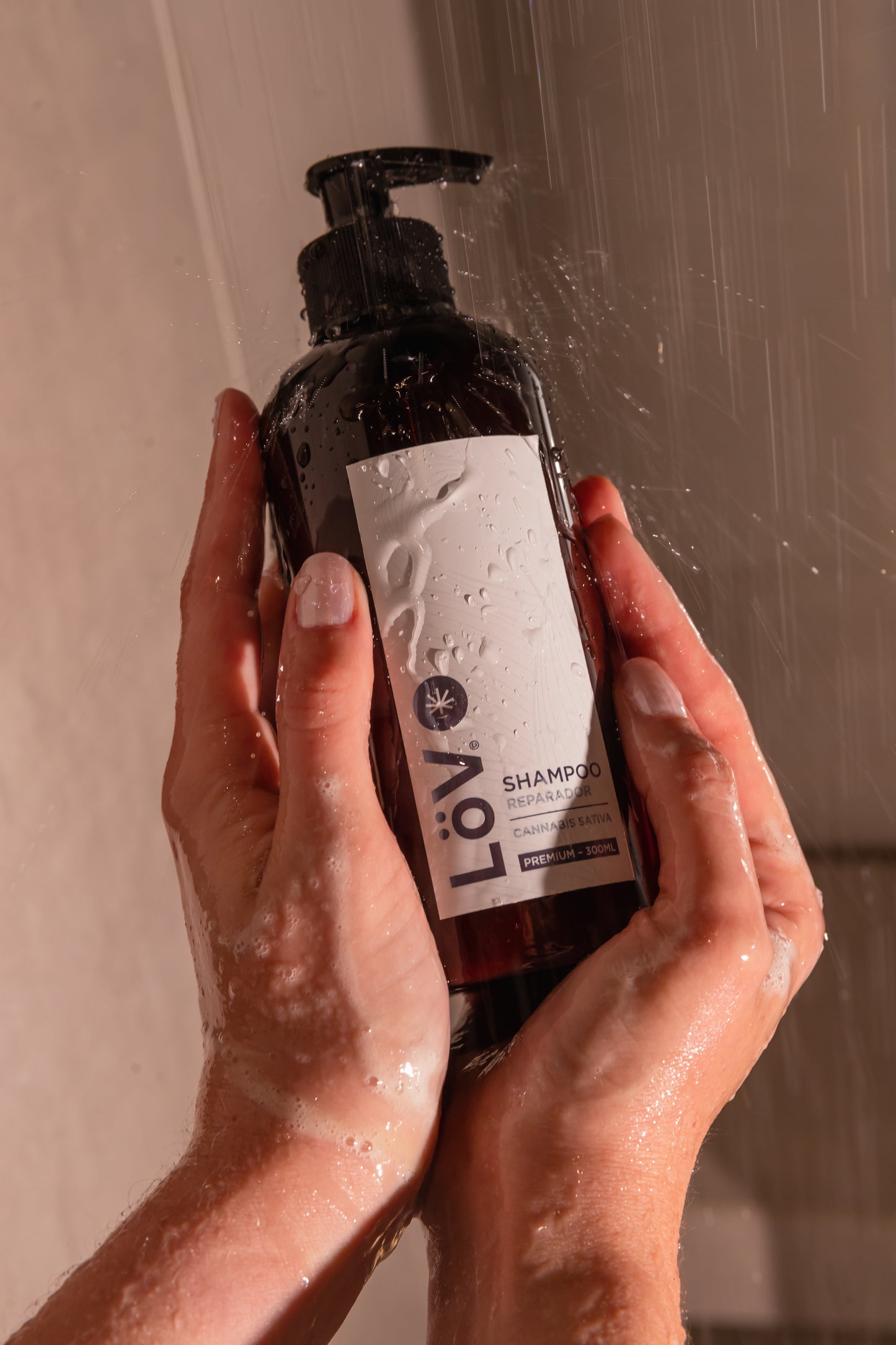 Shampoo Revitalizante con CBD